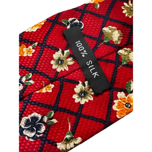 Vintage Red Floral Silk Wide Tie - Picture 4 of 4